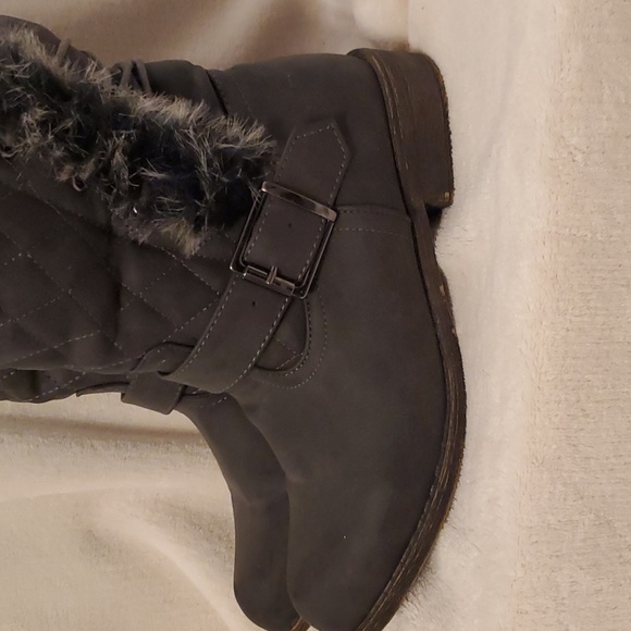 Boots - Picture 6 of 11